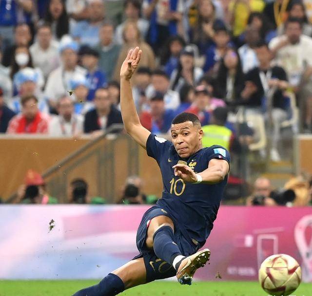 姆巴佩在德国队比赛中败北，比分优势明显引发热议！