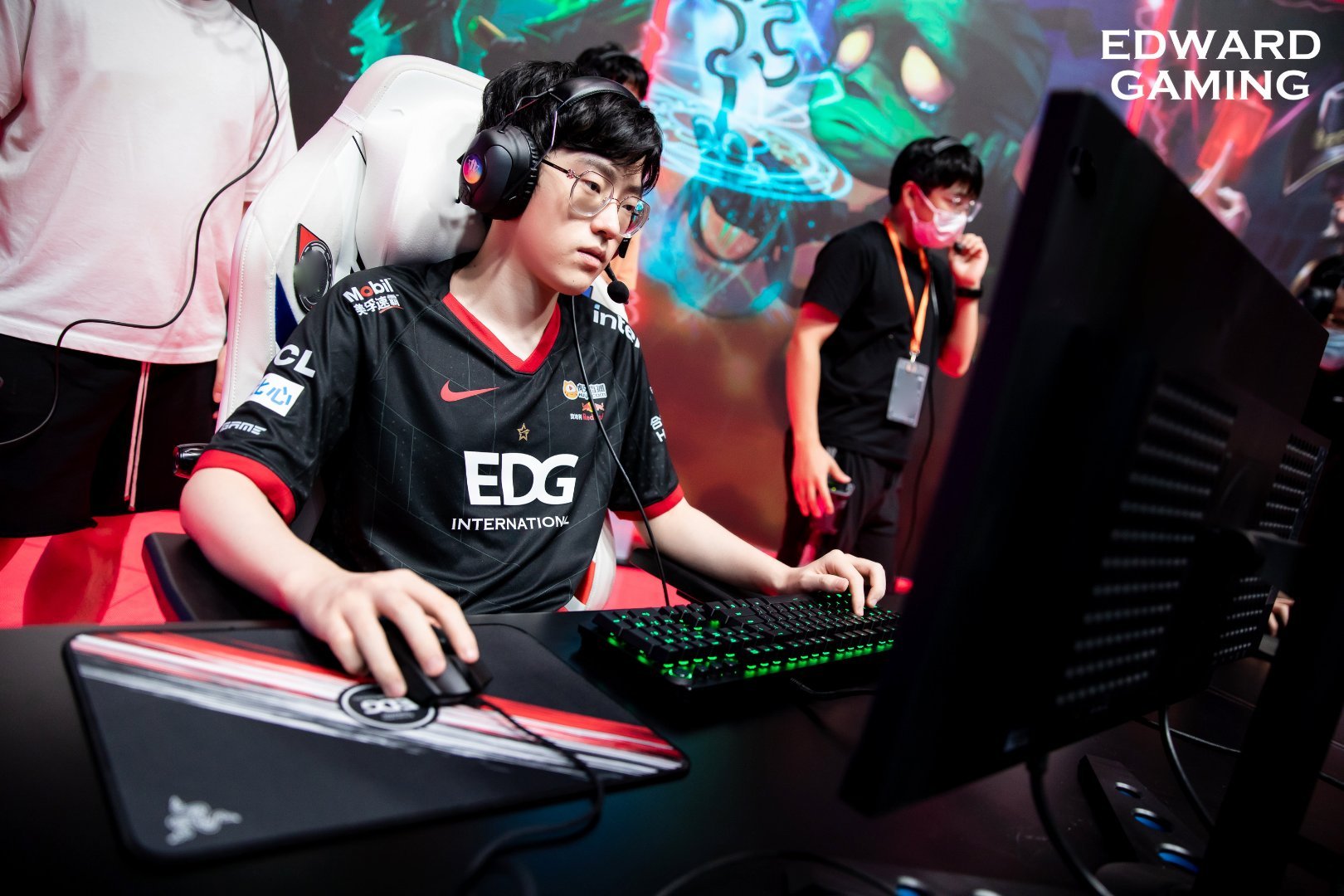 Scout回归赛场，问鼎冠军首场状态亮眼，日本队观众沸腾！(scout选手)