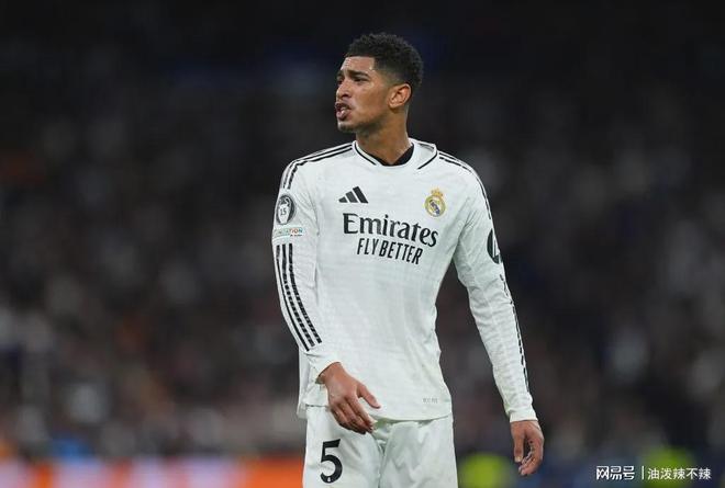 ayx爱游戏中国-贝林厄姆与父母合照